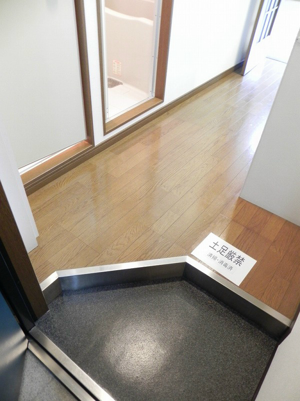 ウッドテック國松 玄関