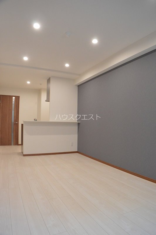 THE RESIDENCE 二条駅前 リビング