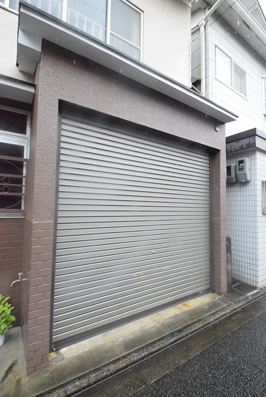 御所北下御輿町貸家 駐車場