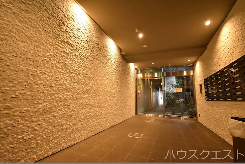フォース二条城東 エントランス