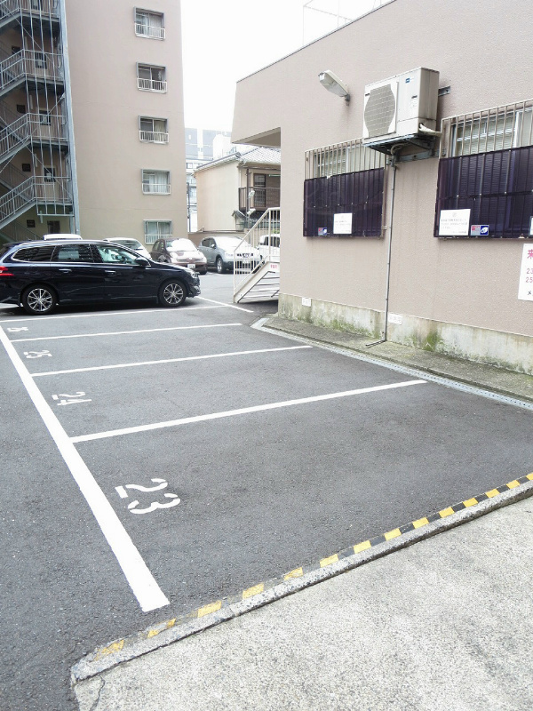 メガロコープ西陣A棟 駐車場