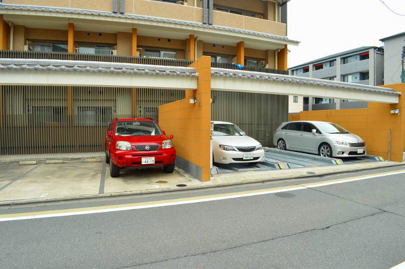 エヴァーステージ京都二条 駐車場