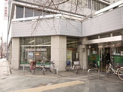 ハウスセゾン朱雀大路 銀行