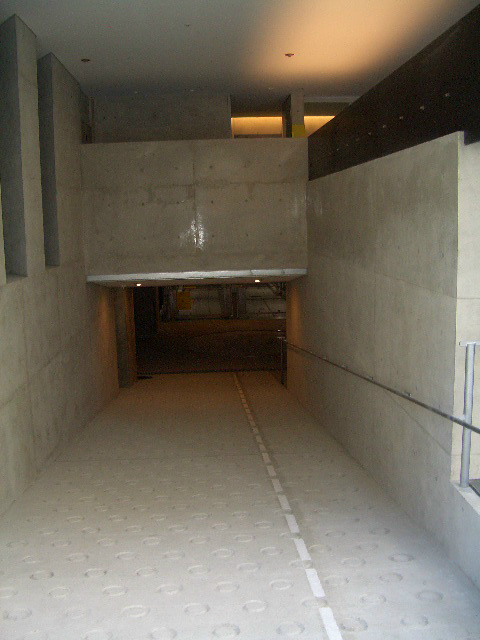 アーバンフラッツ四条西洞院 駐車場