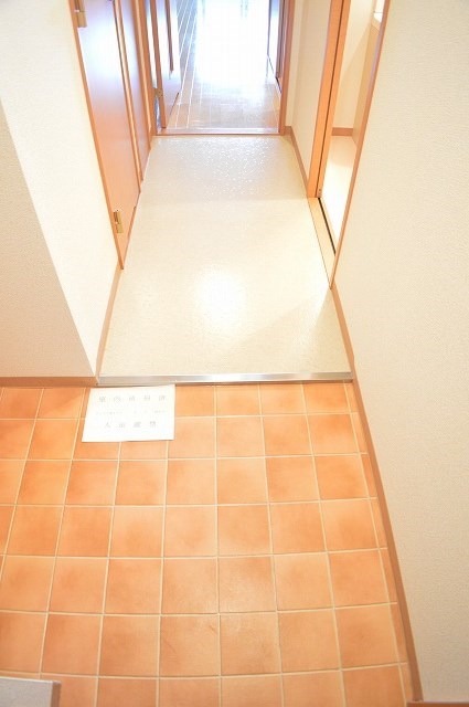 サンロイヤル三条 玄関