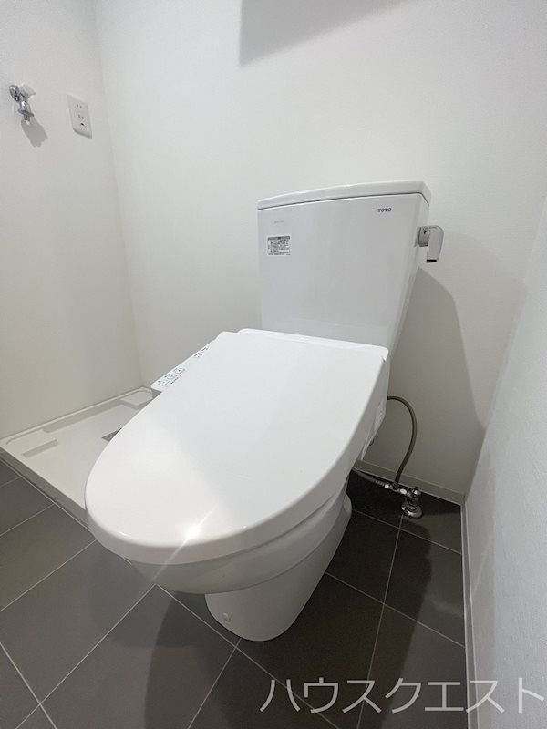 THE GARNET SUITE RESIDENCE 清水五条EAST トイレ