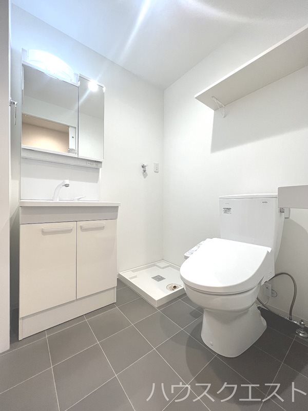 THE GARNET SUITE RESIDENCE 清水五条EAST トイレ