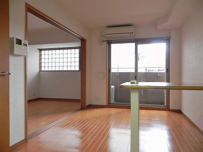 プレサンス京都三条大橋鴨川苑 リビング