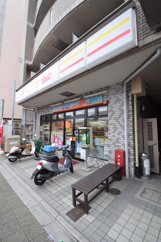 プレサンス京都三条大橋鴨川苑 コンビニ