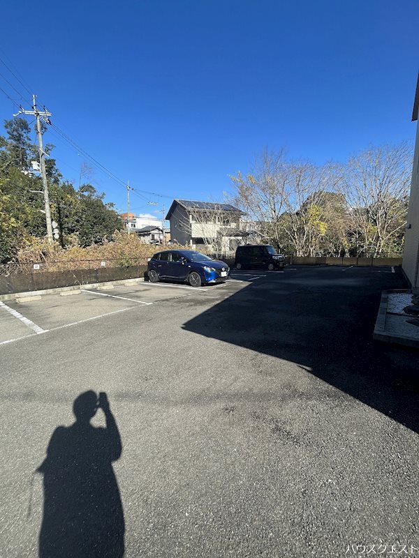 ホワイトハイムKAGAMIISHI 駐車場