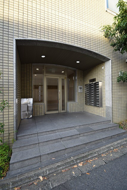 レヴィア北白川 エントランス
