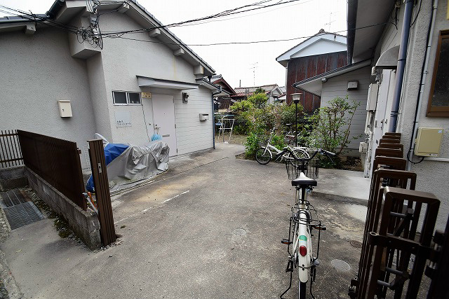 北白川フラットコート エントランス