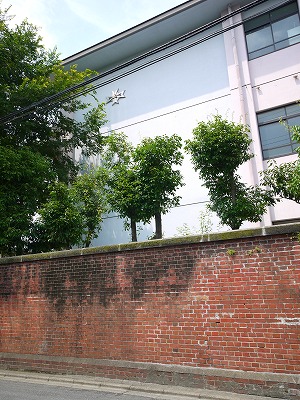 グラヴィス御所西 中学校