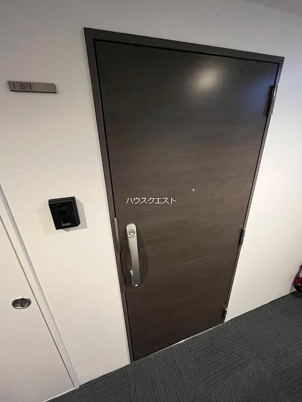クレアーレ西陣 玄関
