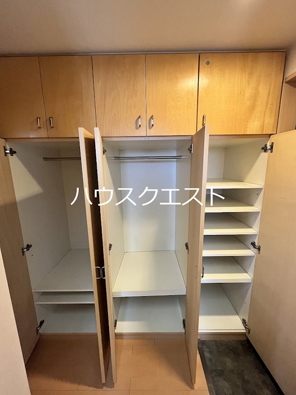 セントポーリア西大路七条 収納