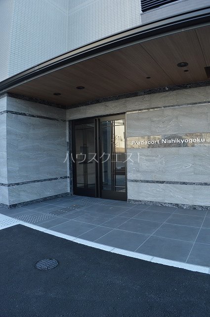 プレデコート西京極 エントランス