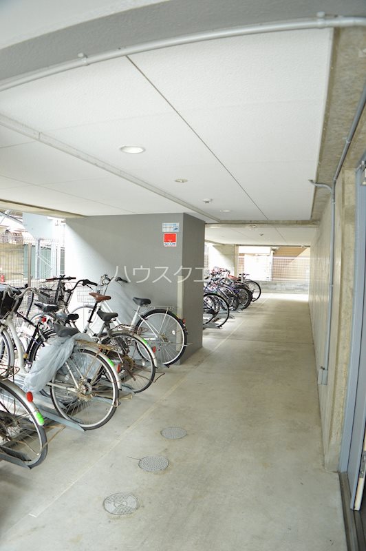 エスリード西大路駅前 駐車場