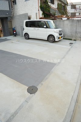 フラッティ西大路花屋町 駐車場