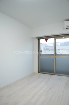 フラッティ西大路花屋町 リビング