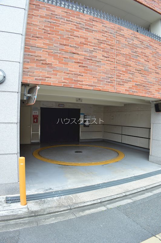パインフィールド七条 駐車場