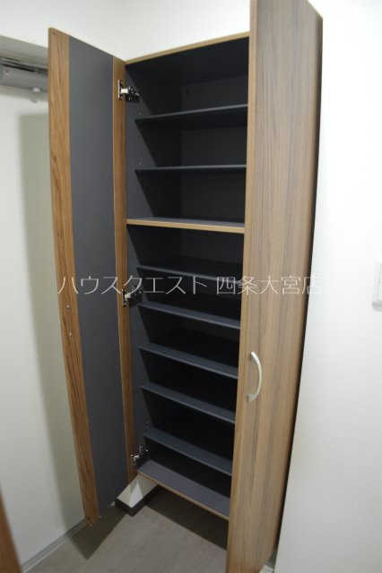 プルミエール朱雀 玄関