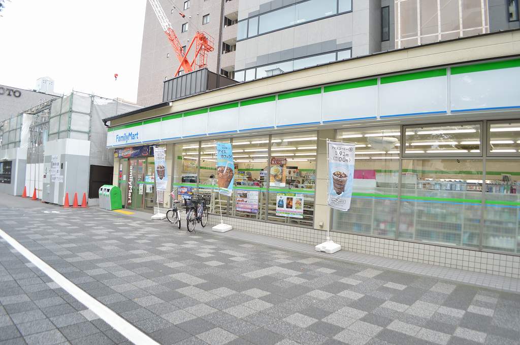 アスヴェル京都三条通 コンビニ