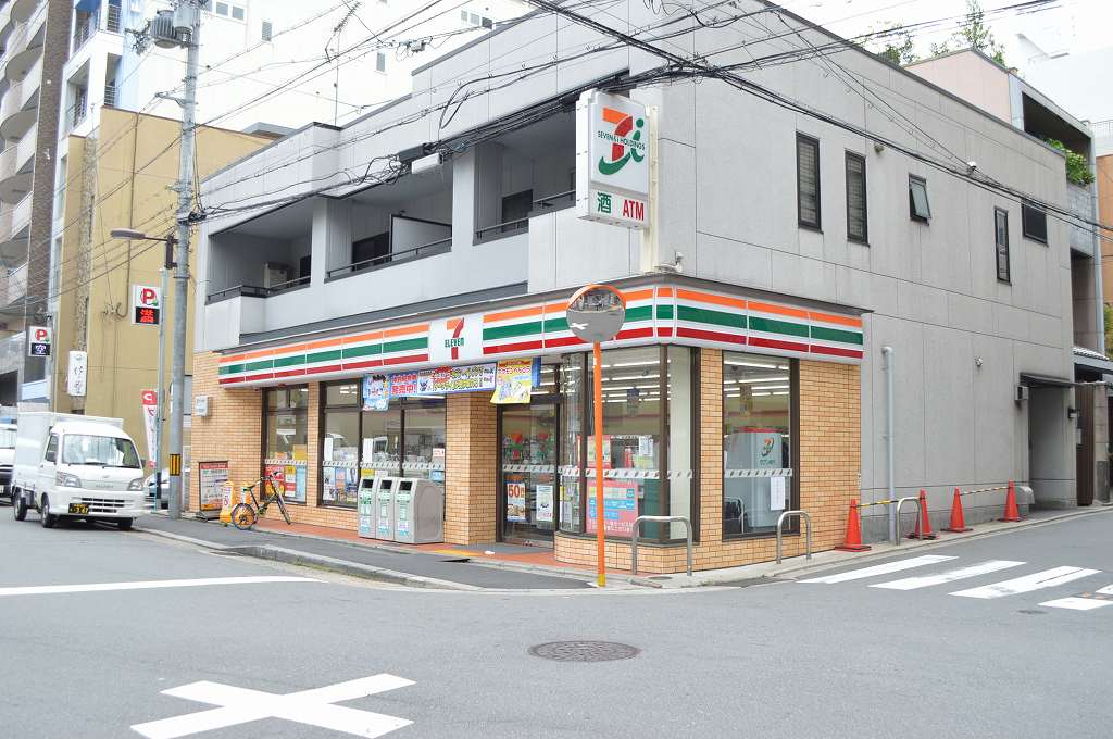 アスヴェル京都三条通 コンビニ