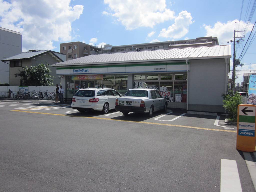 Un Castello 西院 コンビニ