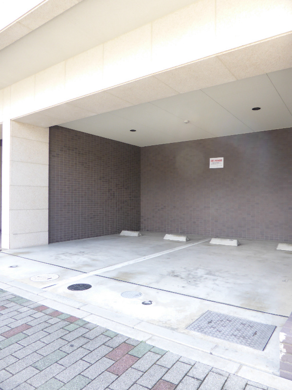 アクロス京都西大路 駐車場