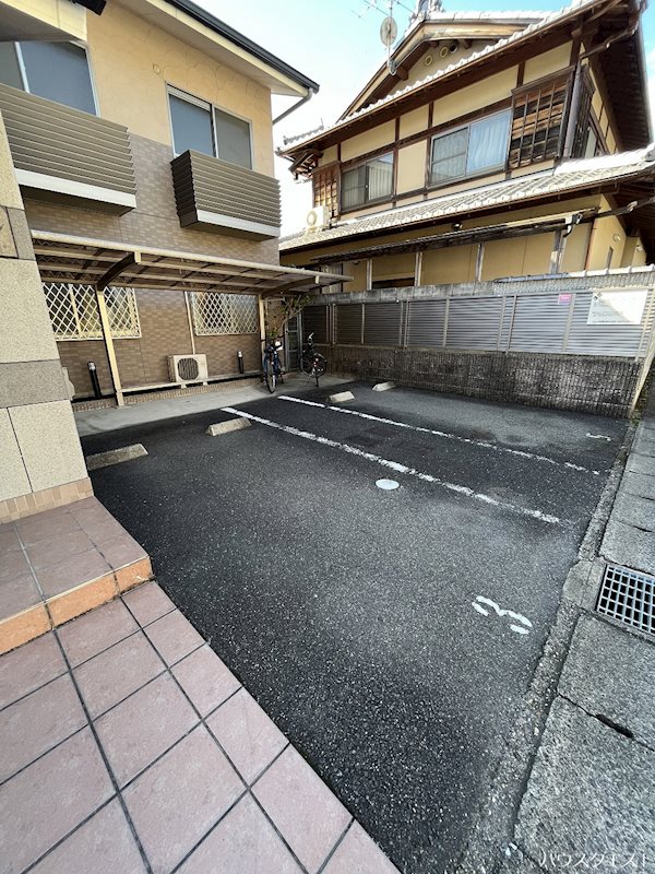 ノールヴァーグ 駐車場