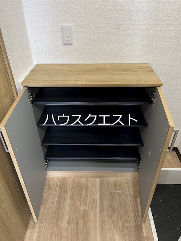 四条敷島ビル 玄関