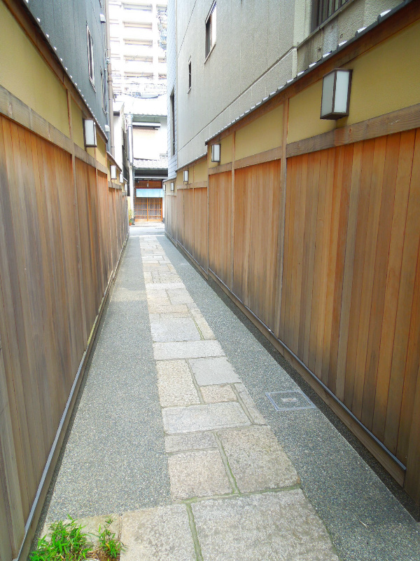 雅綾小路 エントランス