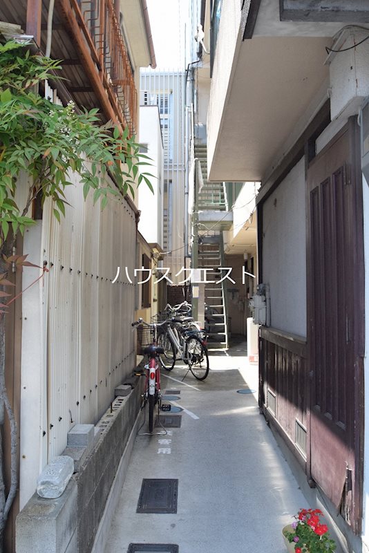 ヤングマンション エントランス