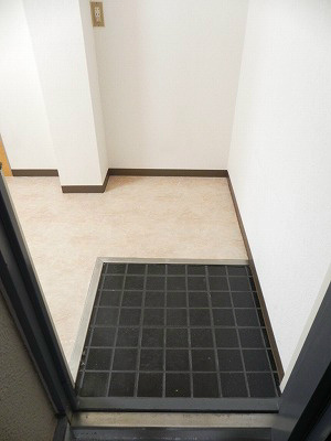 ハウス白井 玄関