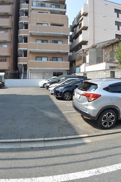 マジェスティ 駐車場