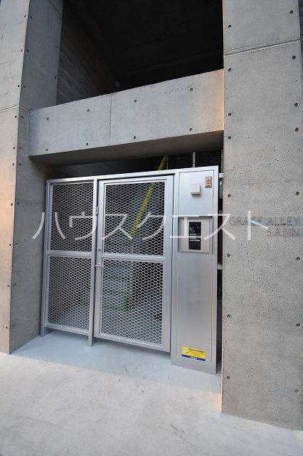 グレースアレイ西院 エントランス