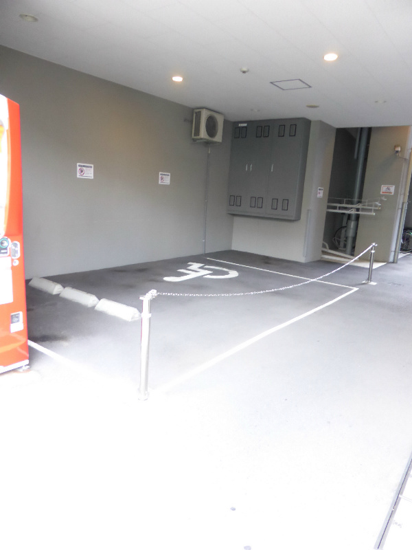 エスリード烏丸五条駅前 駐車場