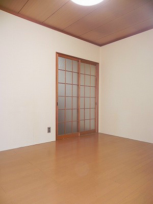 サニーコーポ岡崎 ベッドルーム