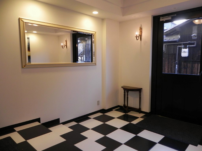 M＆M's apartment エントランス