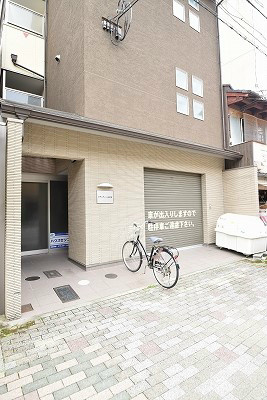 フラッティ一条御前 エントランス