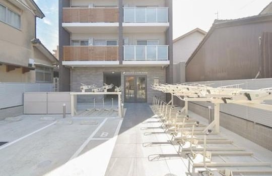 アドバンス京都レイズ 駐車場
