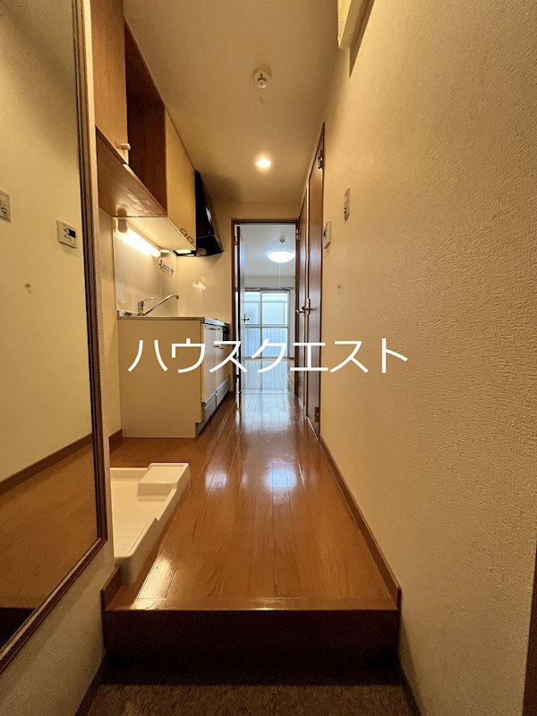 アドミ西院 玄関
