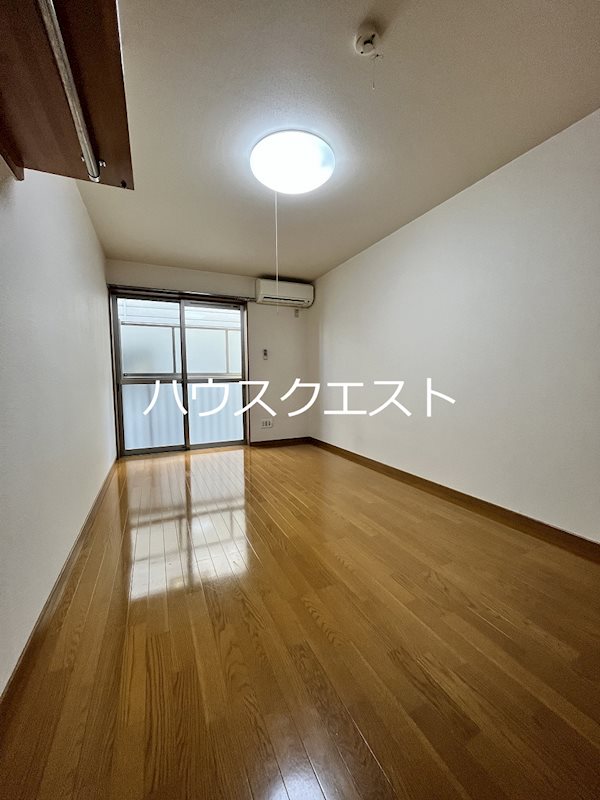 アドミ西院 リビング