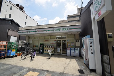 ロータス西陣 コンビニ