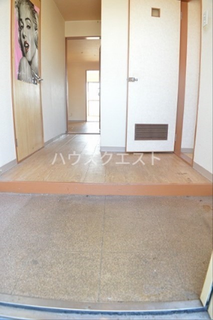 ルシェール西院 玄関