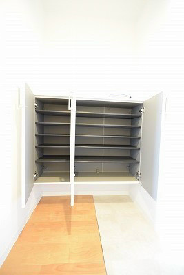 ブランネージュ二条城北 収納