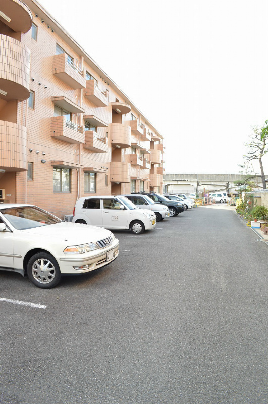 ピアレス千本 駐車場