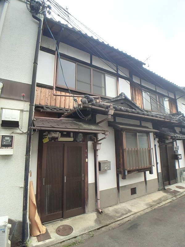 東山二条貸家　西側 外観