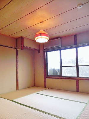 東山二条貸家　西側 ベッドルーム
