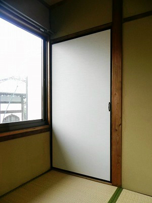 東山二条貸家　西側 収納